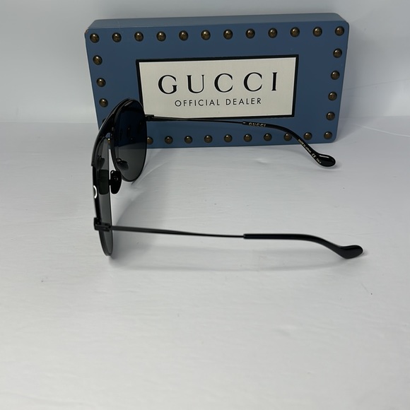 New 💯 - Authentic Gucci super light, stylish and bold design. Gucci GG0908s - Picture 9 of 15